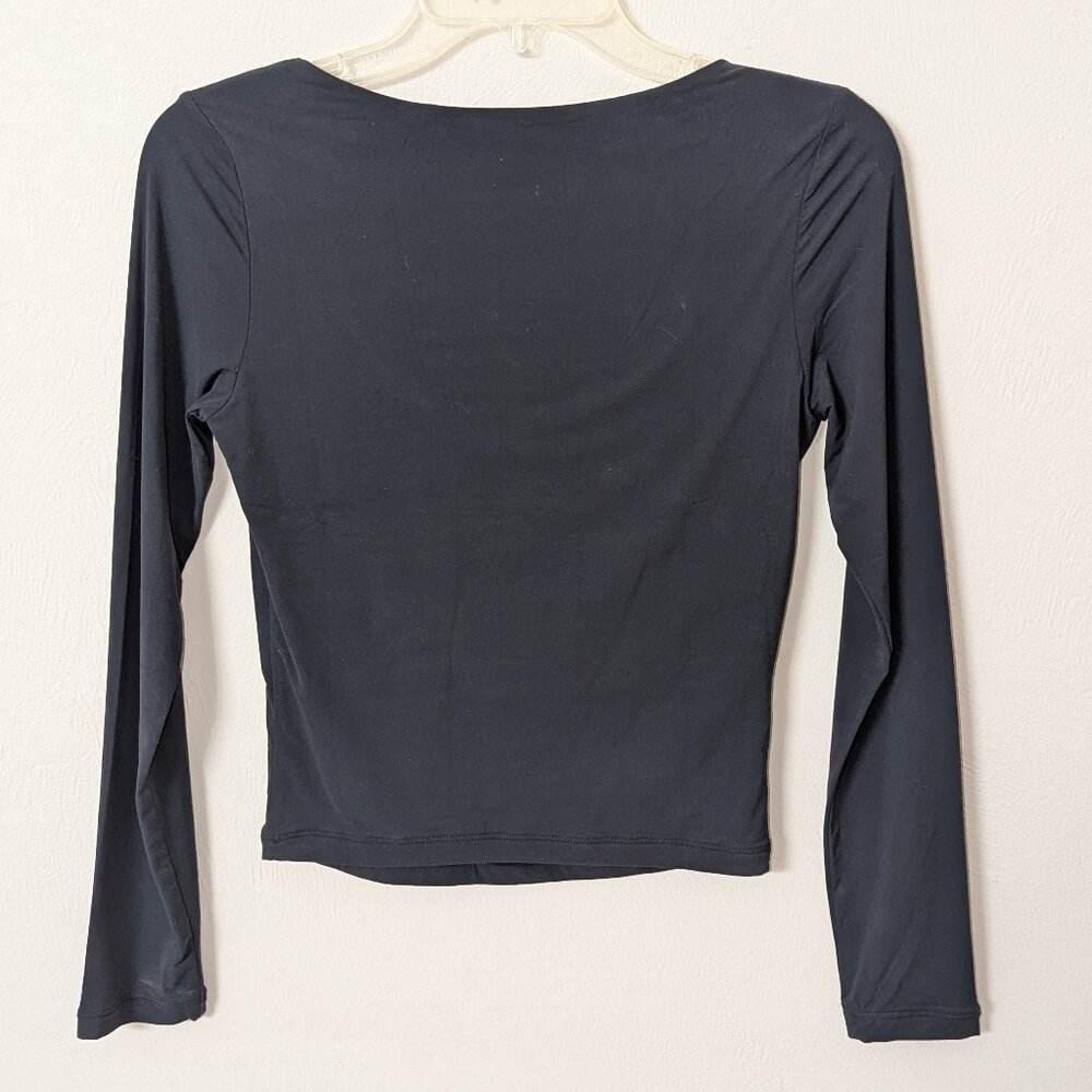 Reoria black long sleeve crop top, size small, NWT! - Picture 4 of 4